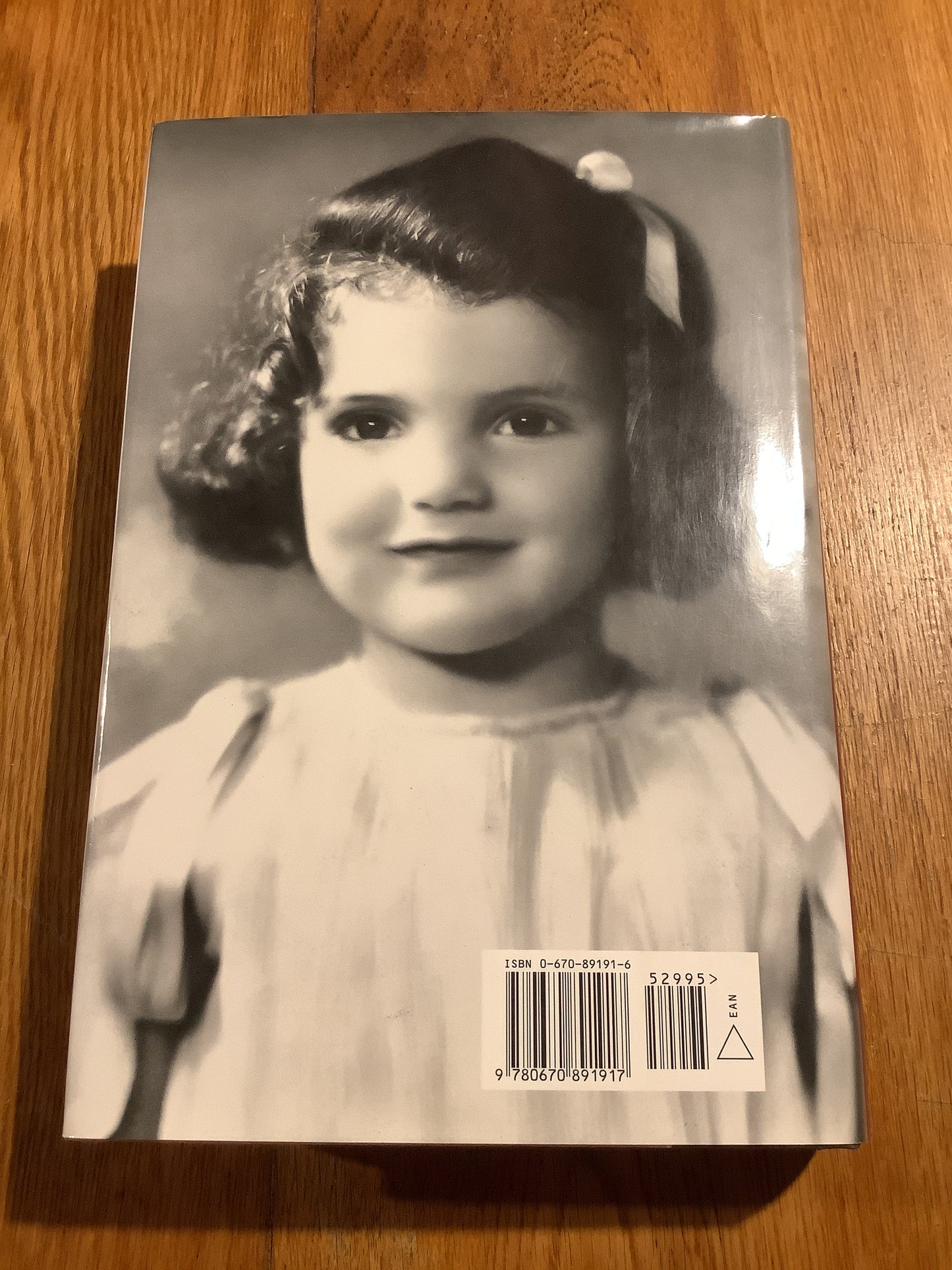 America’s queen: the life of Jacqueline Kennedy Onassis. Sarah Bradford. 2000.