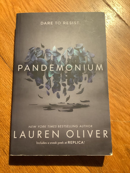 Pandemonium. Lauren Oliver. 2012.