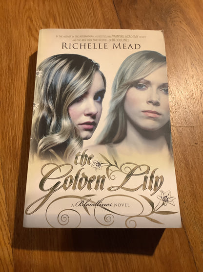 Golden lily. Richelle Mead. 2012.