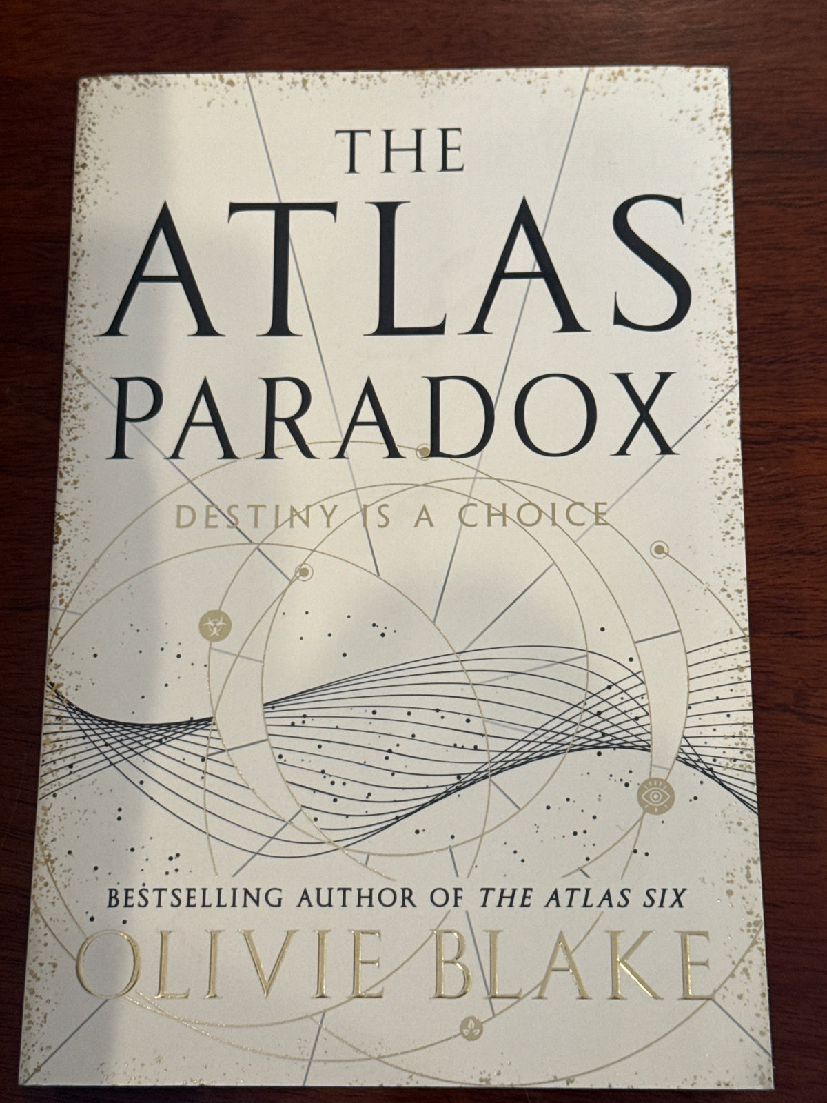 Atlas paradox. Olivie Blake. 2022.