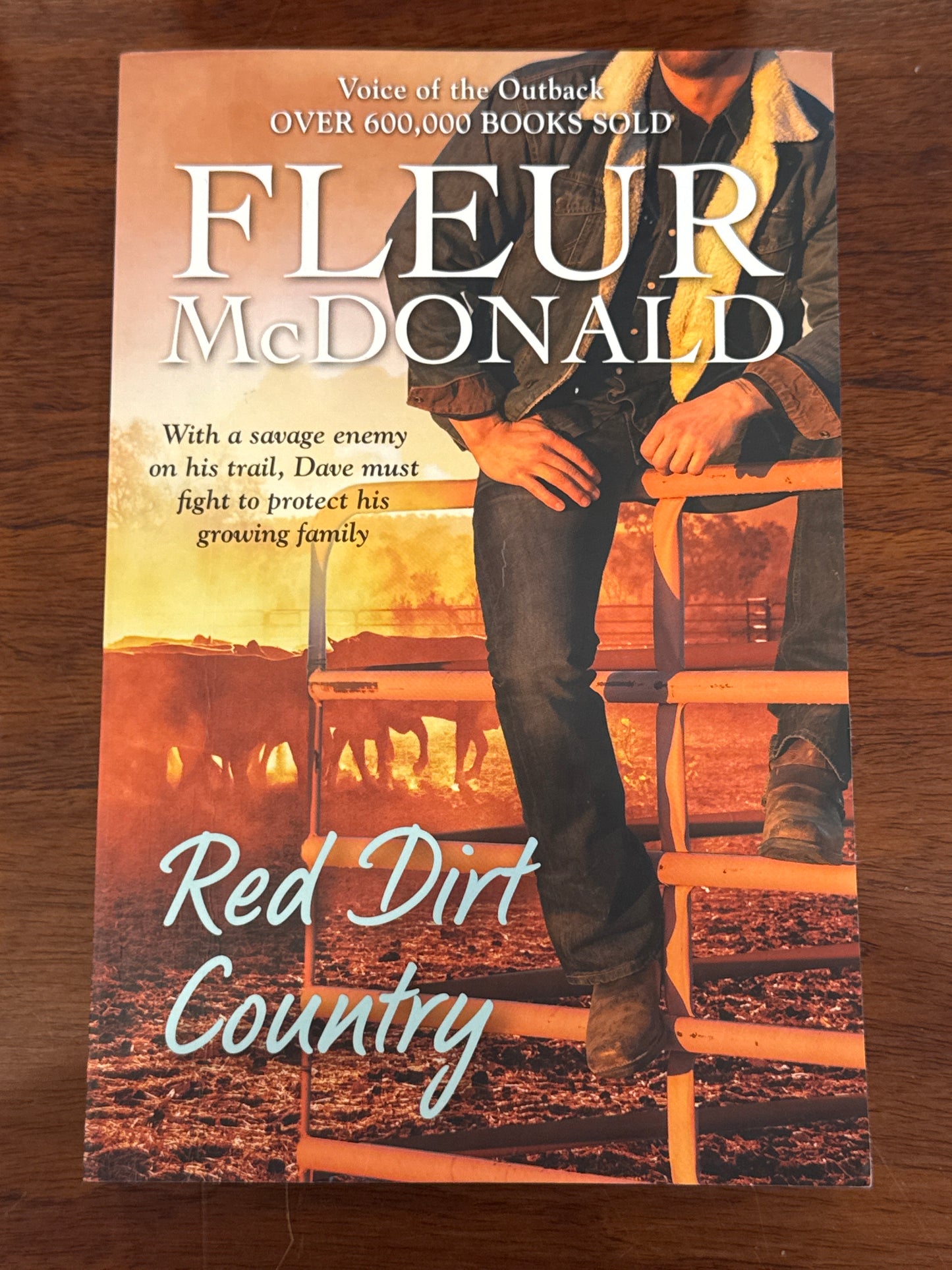 Red Dirt Country. Fleur McDonald. 2020.