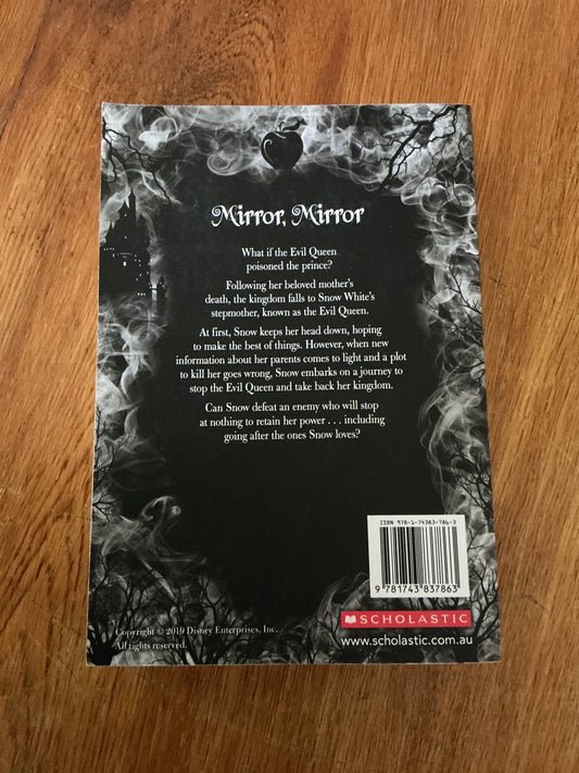 Mirror, mirror: a twisted tale. Jen Calonita. 2019.