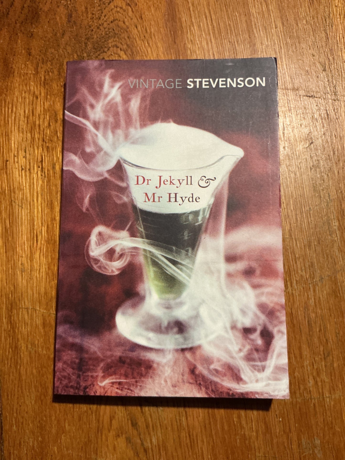 Dr Jeykll and Mr Hyde and other stories. Robert Louis Stevenson. 2007.