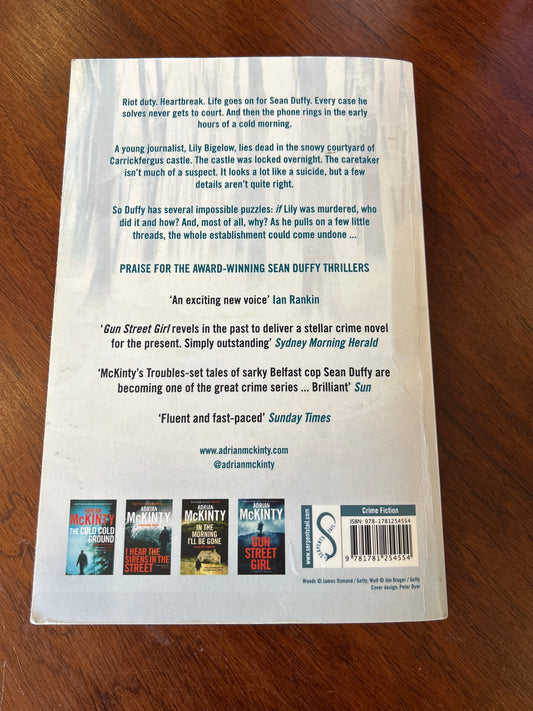 Rain dogs. Adrian McKinty. 2015.