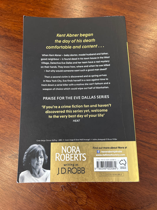 Golden in death. J. D. Robb. 2020