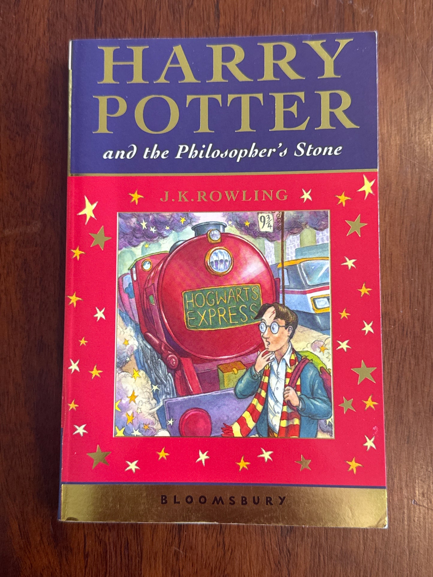 Harry Potter & the Philosopher's stone. J.K. Rowling.