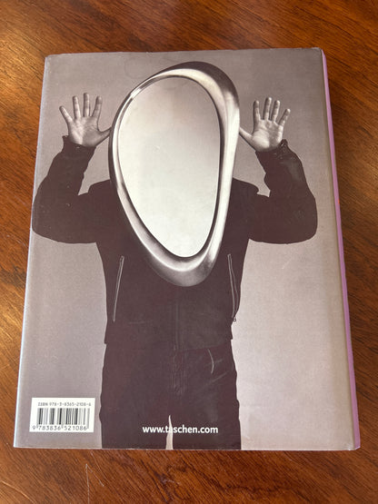 Starck. Simone Philippi. 2010.