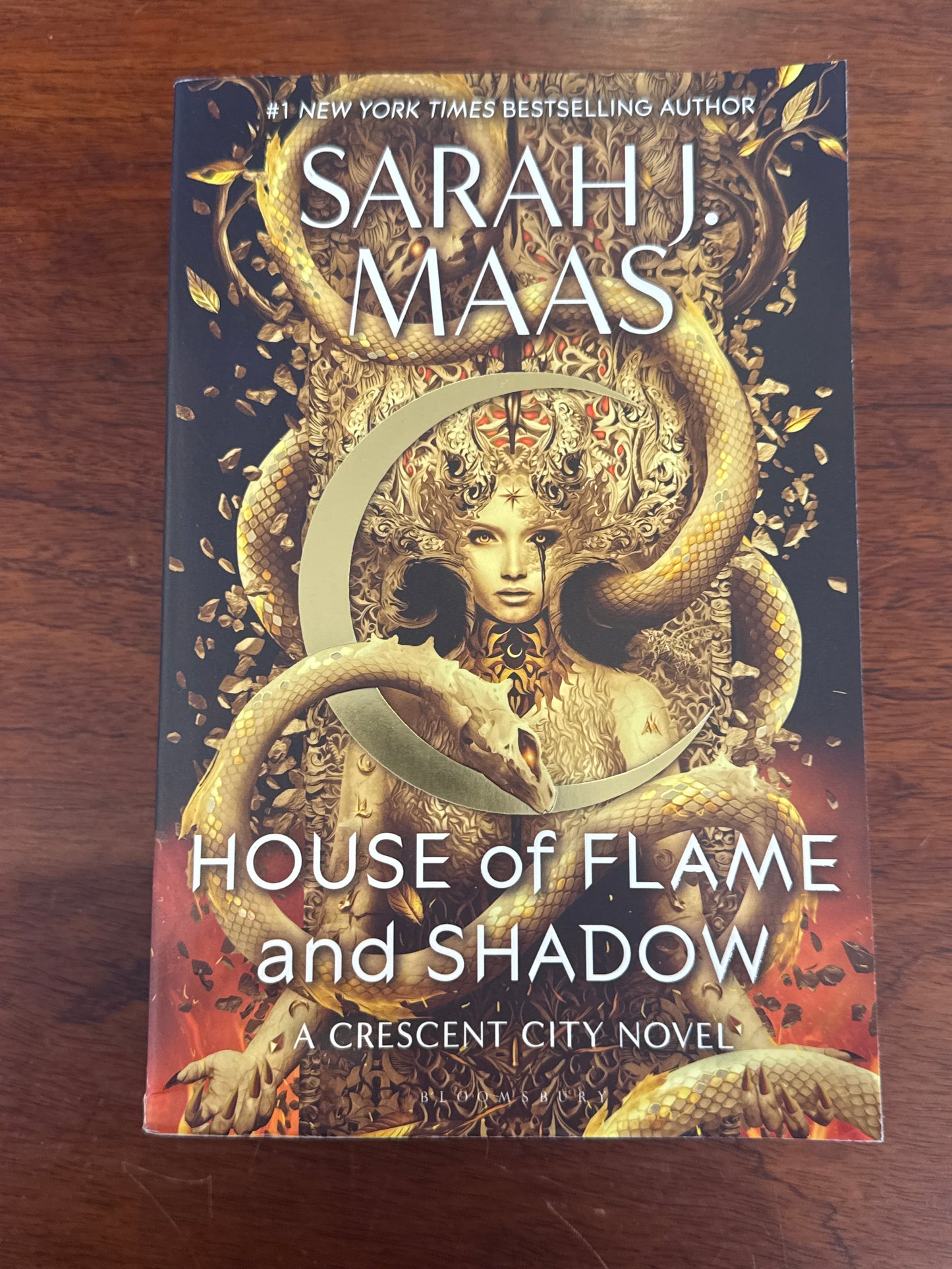 House of flame and shadow. Sarah J. Maas. 2024.