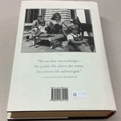 Jack and Jackie: portrait of an American marriage. Christopher Anderson. 1996.