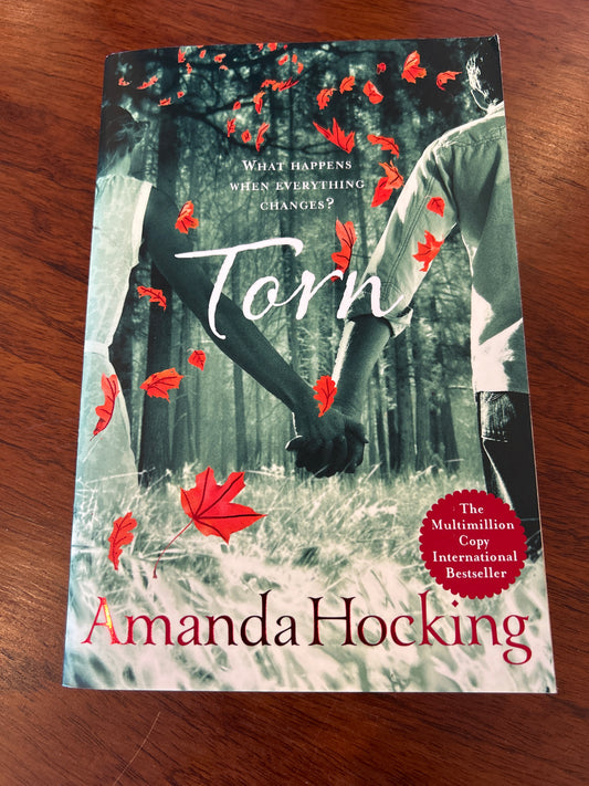 Torn. Amanda Hocking. 2012.