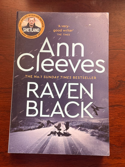 Raven black. Ann Cleeves. 2021.