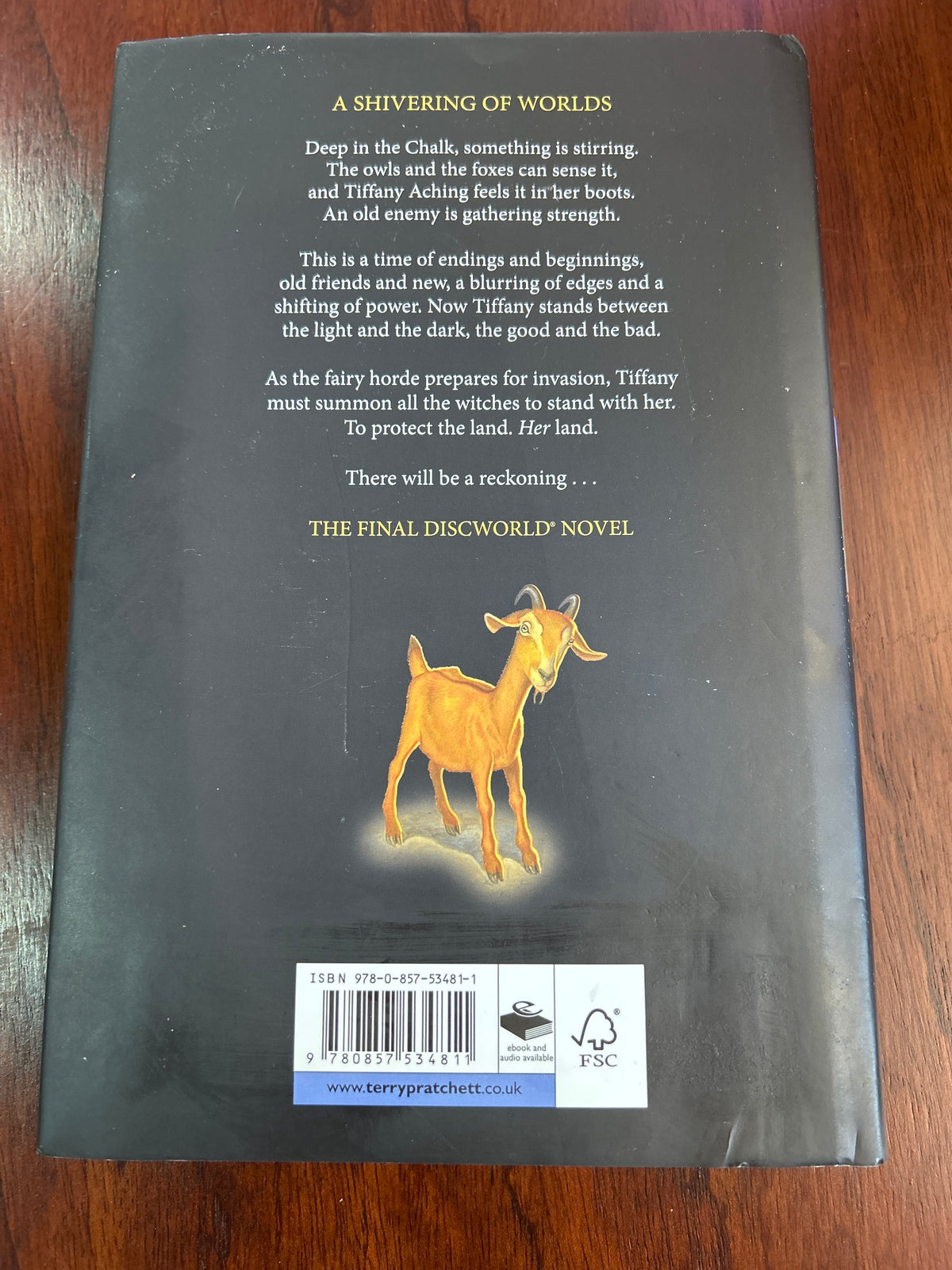 Shepherd’s crown. Terry Pratchett. 2015.