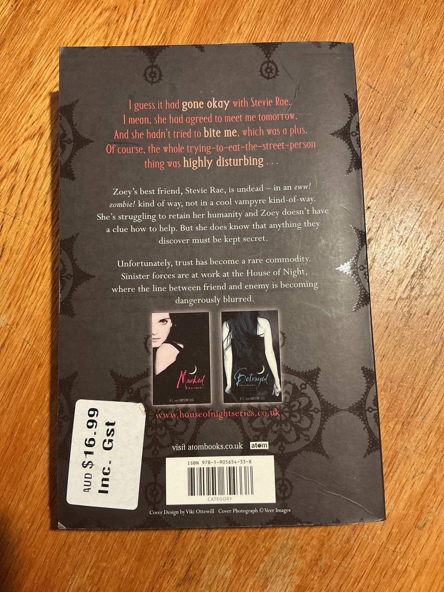 Chosen. P. C. & Kristin Cast. 2009.