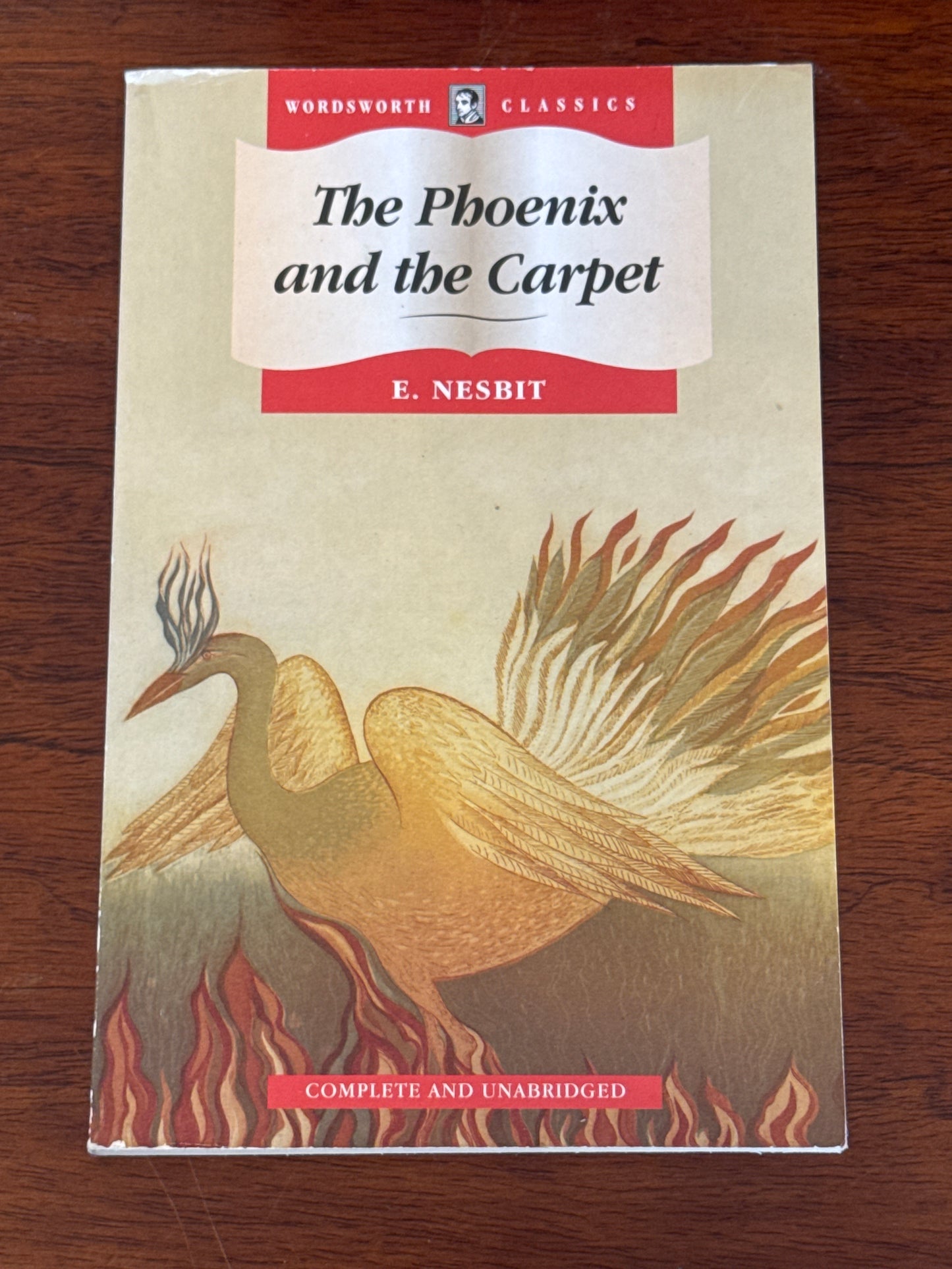 Phoenix and the carpet. E. Nesbit. 1995.