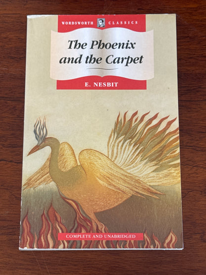 Phoenix and the carpet. E. Nesbit. 1995.