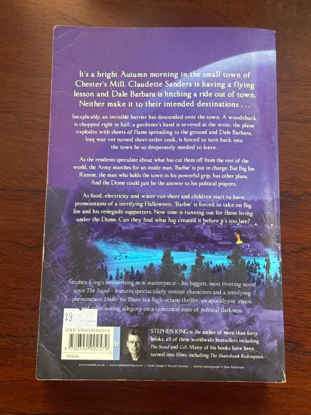 Under the dome. Stephen King. 2010.