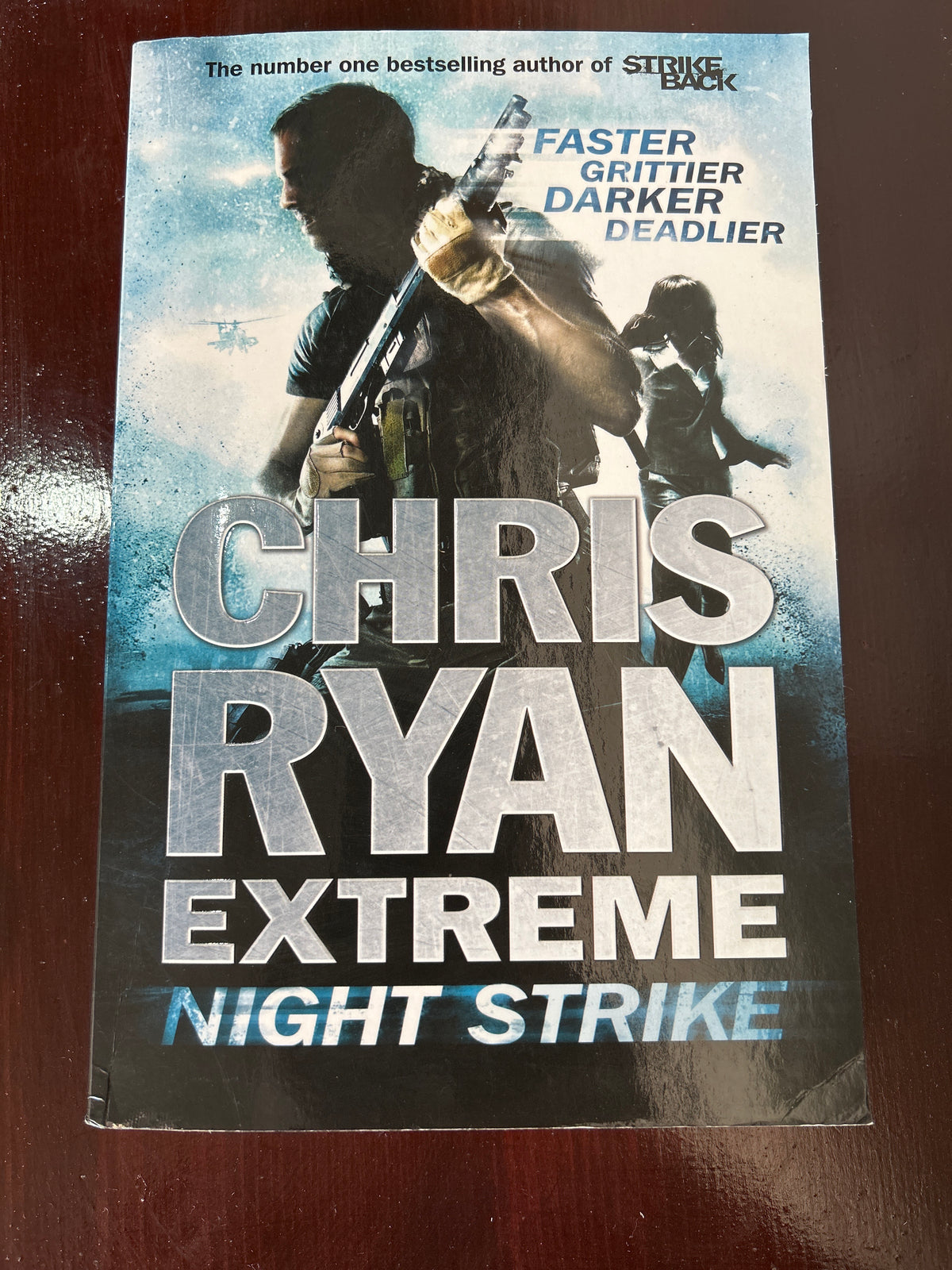 Extreme: night strike. Chris Ryan. 2011.