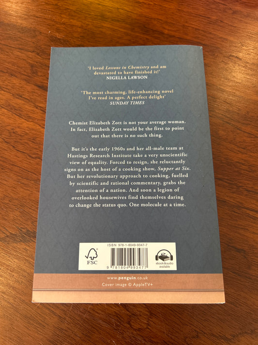 Lessons in chemistry. Bonnie Garmus. 2023.
