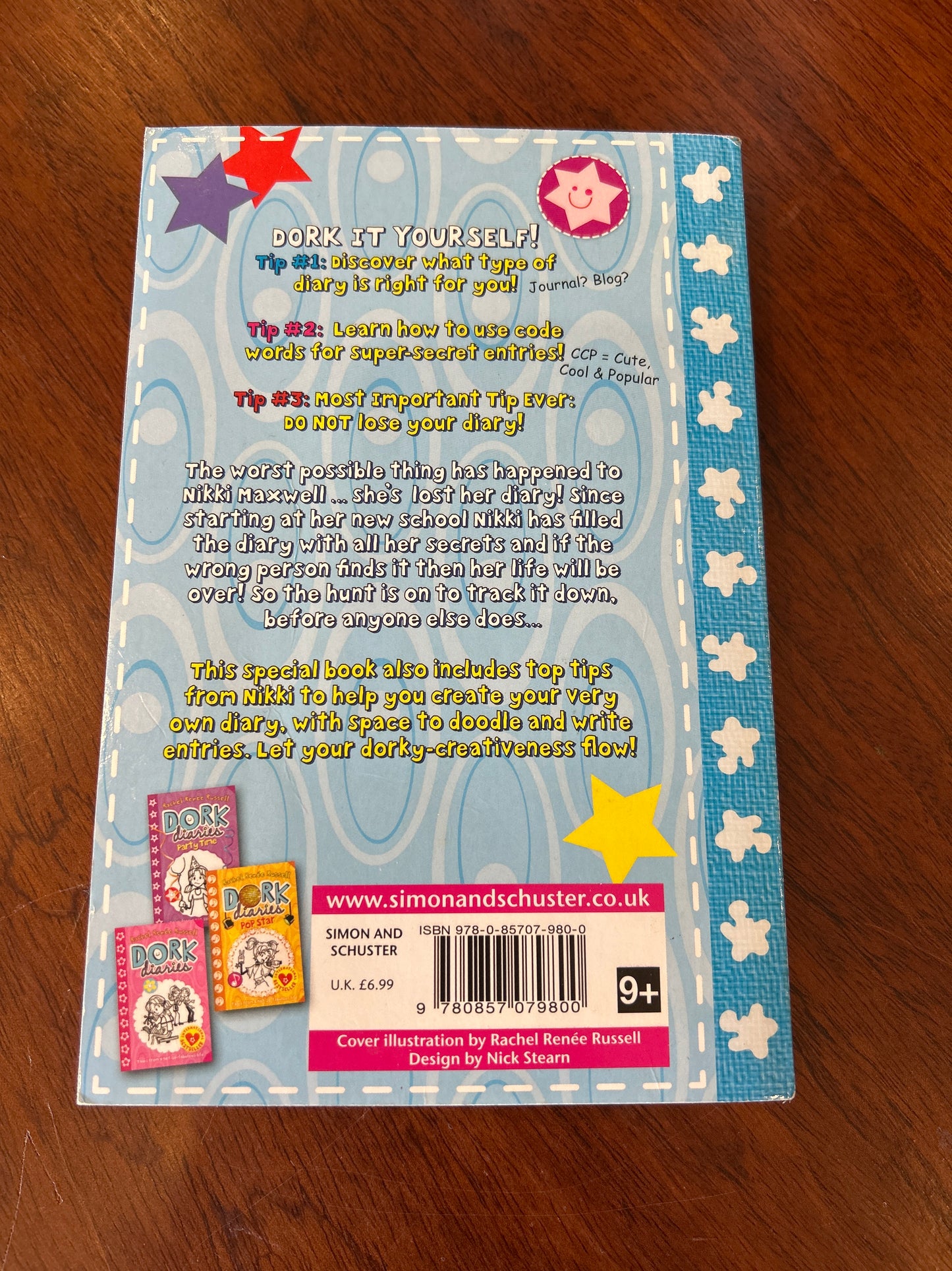 Dork diaries: how to dork your diary. Rachel Renee Russell. 2011.