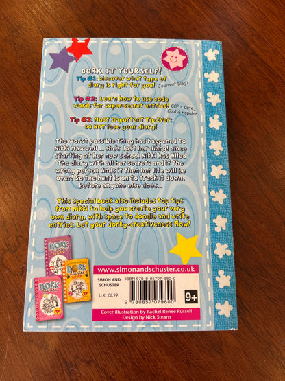 Dork diaries: how to dork your diary. Rachel Renee Russell. 2011.