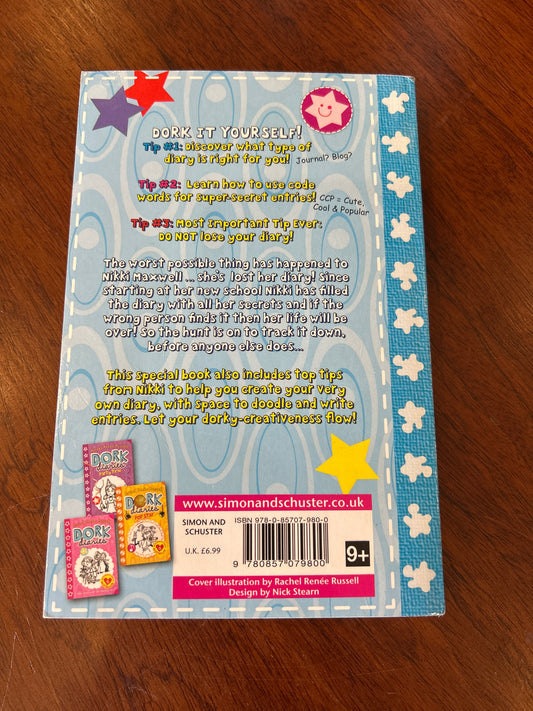 Dork diaries: how to dork your diary. Rachel Renee Russell. 2011.
