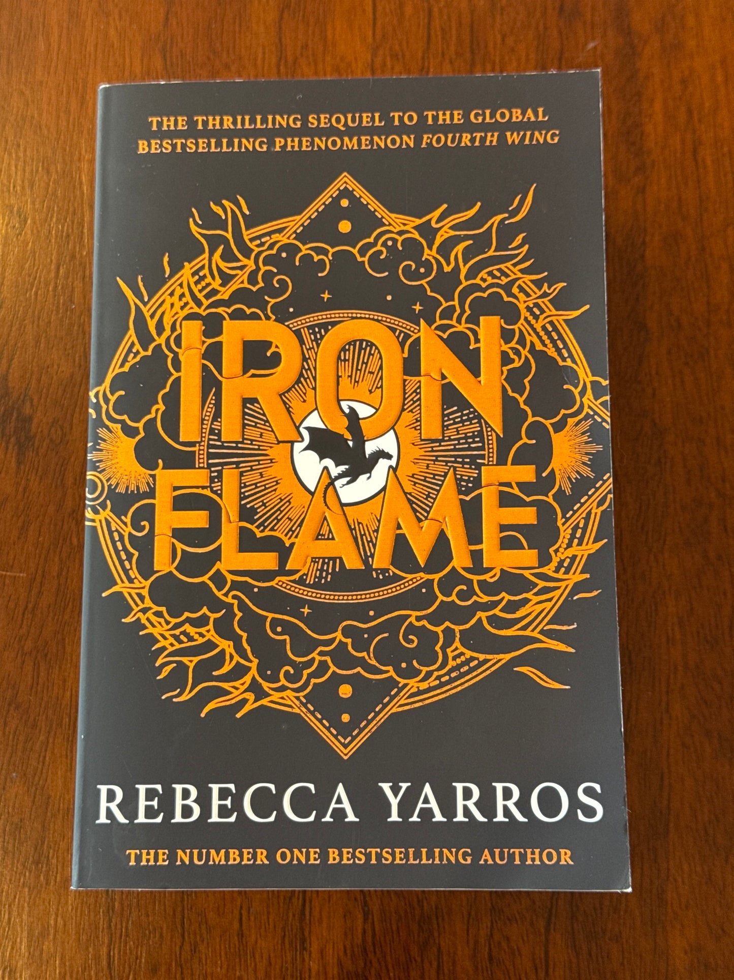 Iron Flame. Rebecca Yarros. 2024.