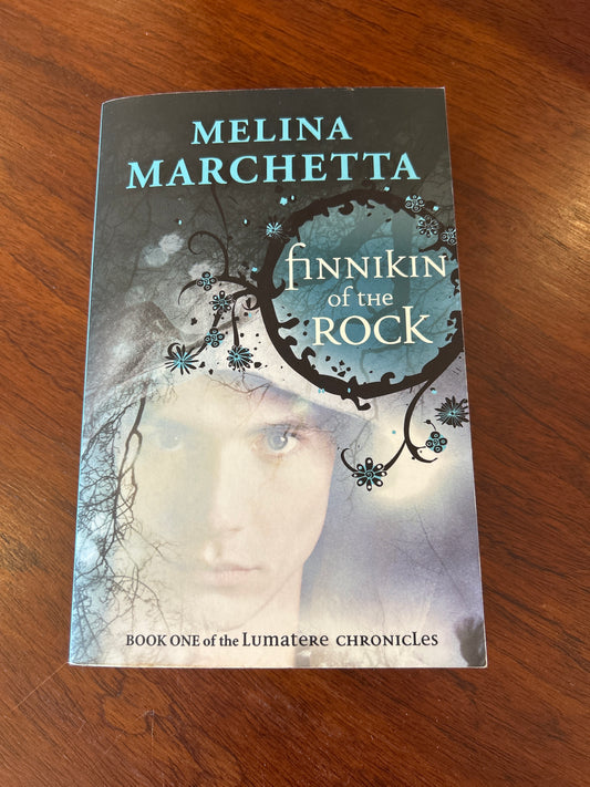 Finnikin of the rock. Melina Marchetta. 2009.