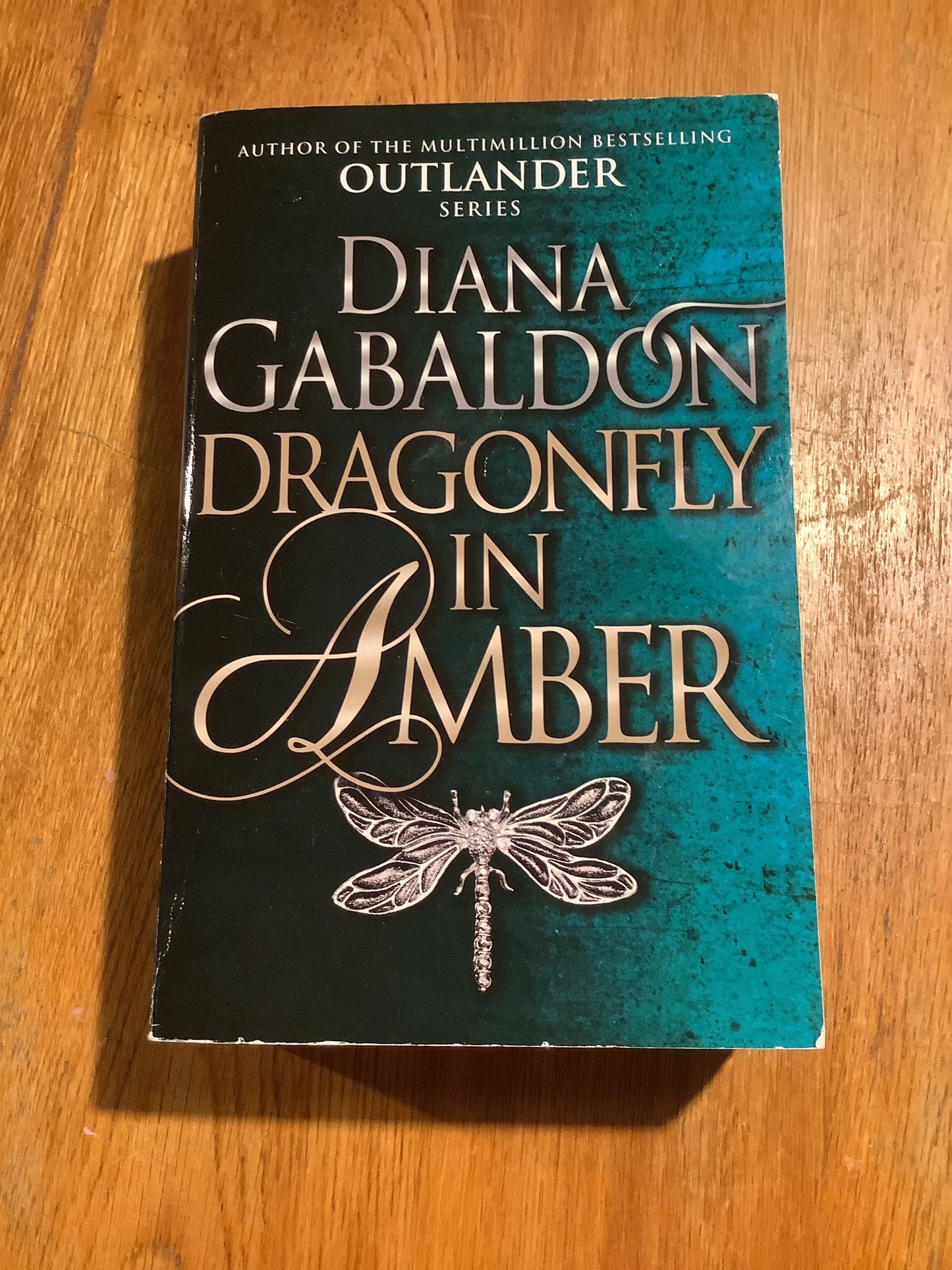 Dragonfly in amber. Diana Gabaldon. 1994.