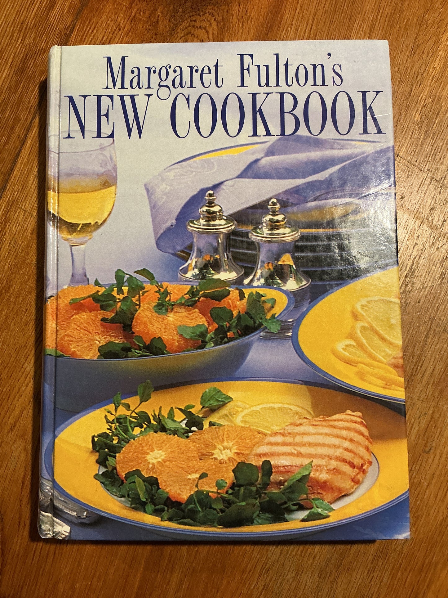 Margaret Fulton’s new cookbook: cooking for family and friends. Margaret Fulton. 1993.