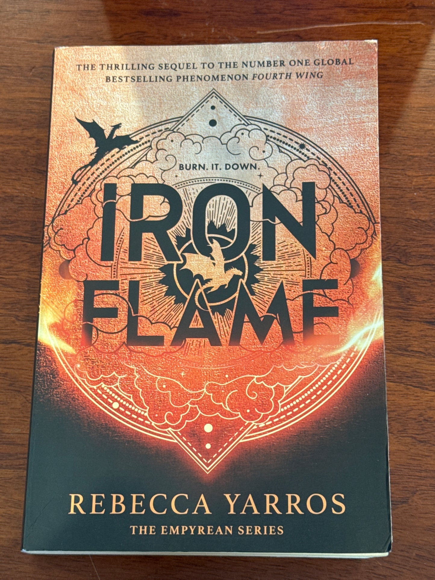 Iron flame. Rebecca Yarros.