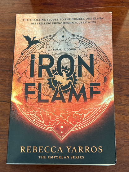 Iron flame. Rebecca Yarros.