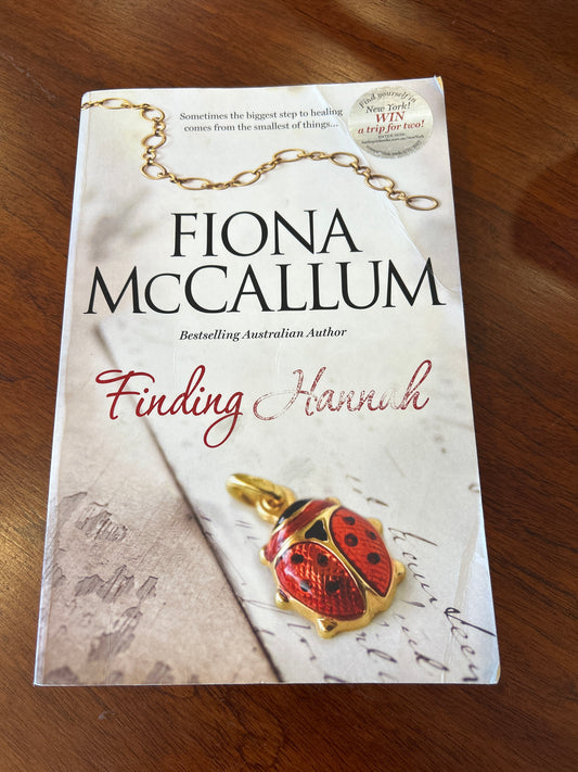 Finding Hannah. Fiona McCallum. 2017.