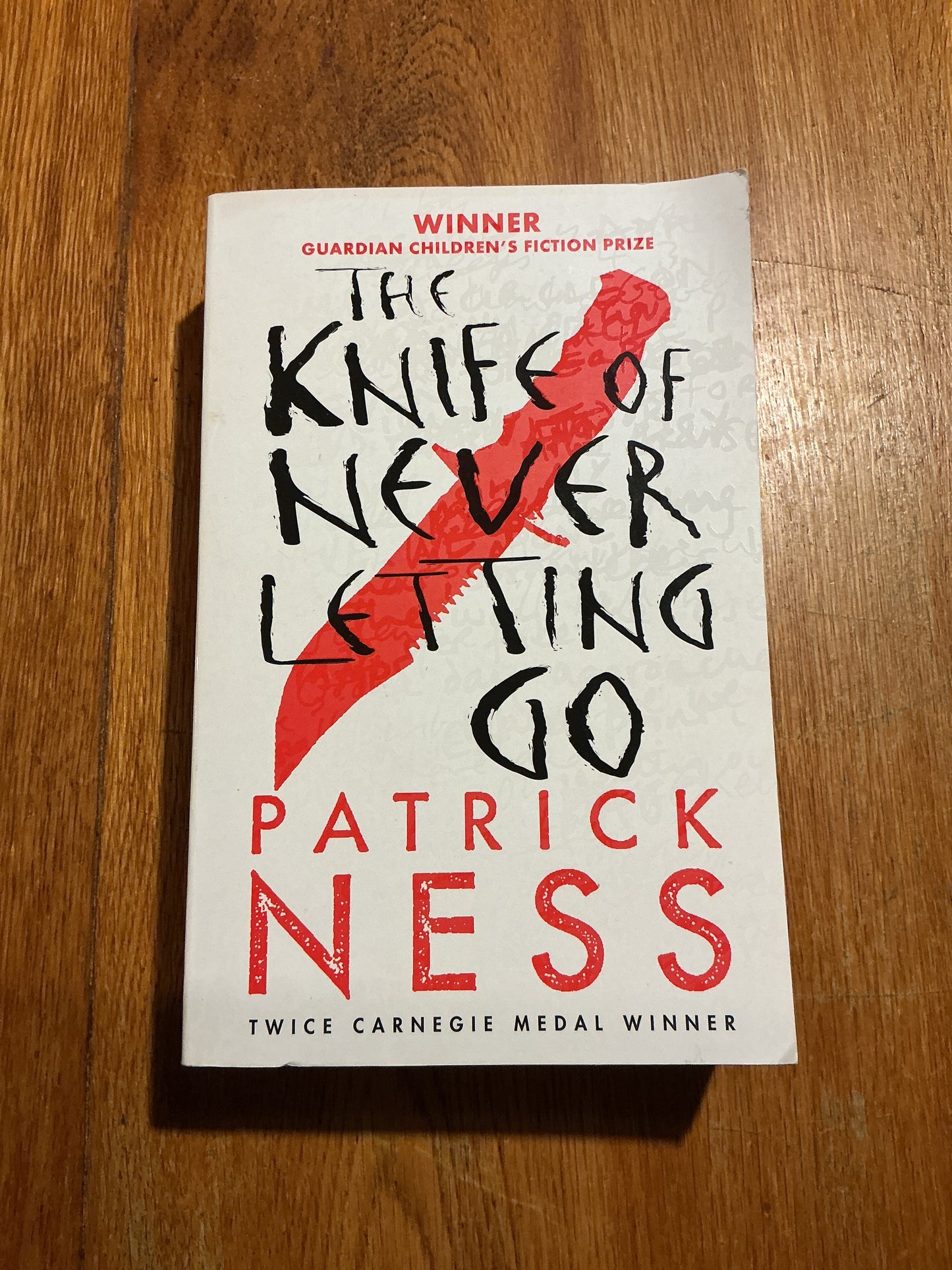 Knife of never letting go: chaos walking: book one. Patrick Ness. 2014.
