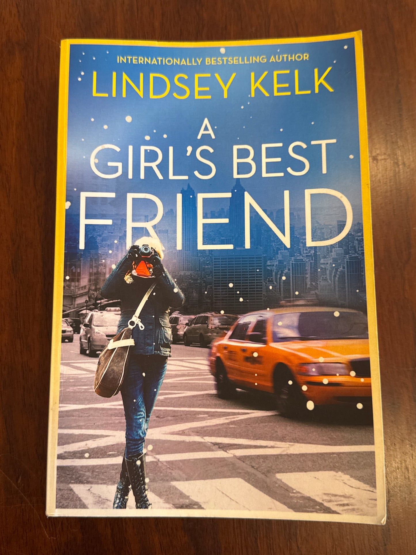 Girl’s best friend. Lindsey Kelk. 2015.