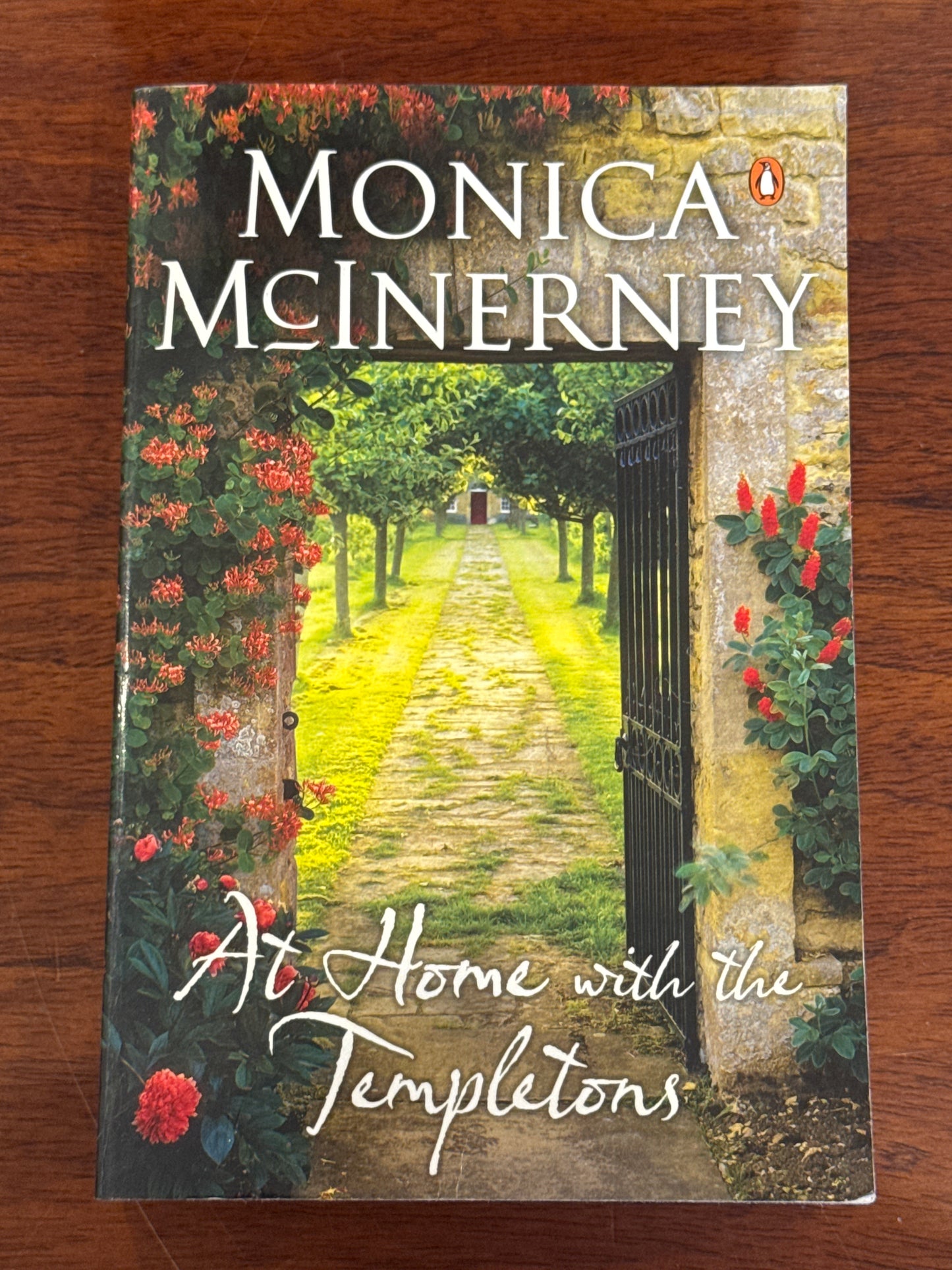 At home with the Templetons. Monica McInerney. 2011.