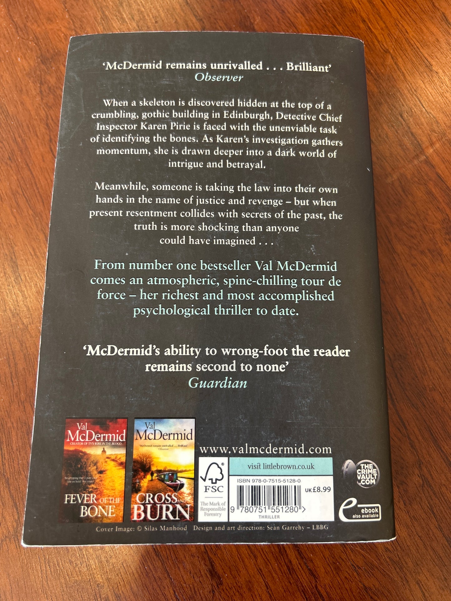 Skeleton road. Val McDermid. 2015.