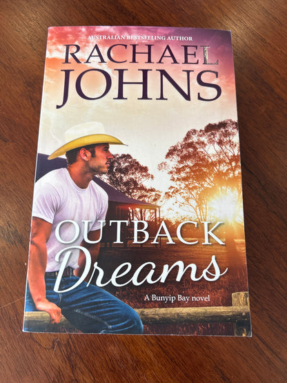 Outback dreams. Rachael Johns. 2021.