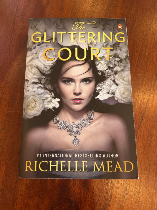 Glittering court. Richelle Mead. 2016.