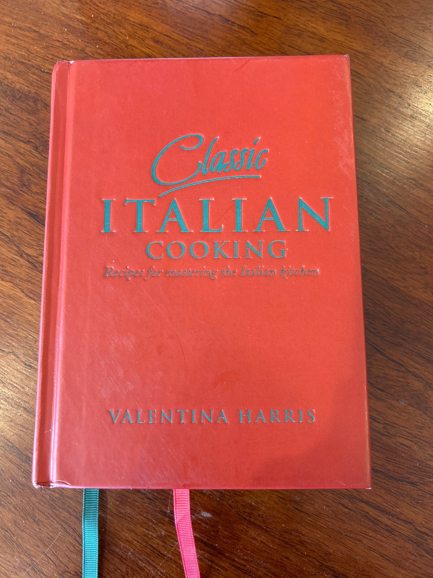 Classic Italian cooking: recipes for mastering the Italian kitchen. Valentina Harris. 2008.
