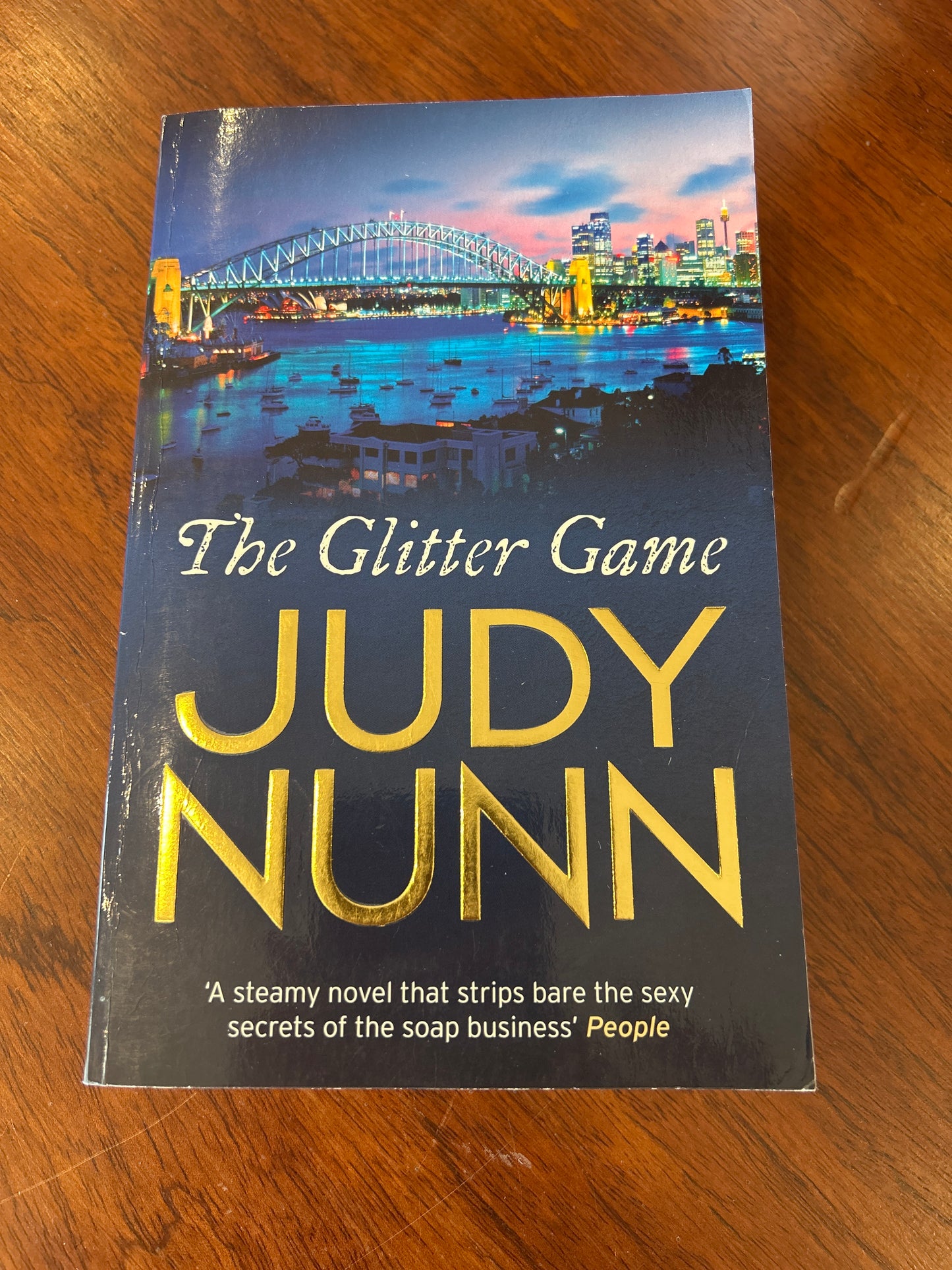 Glitter game. Judy Nunn. 2011.