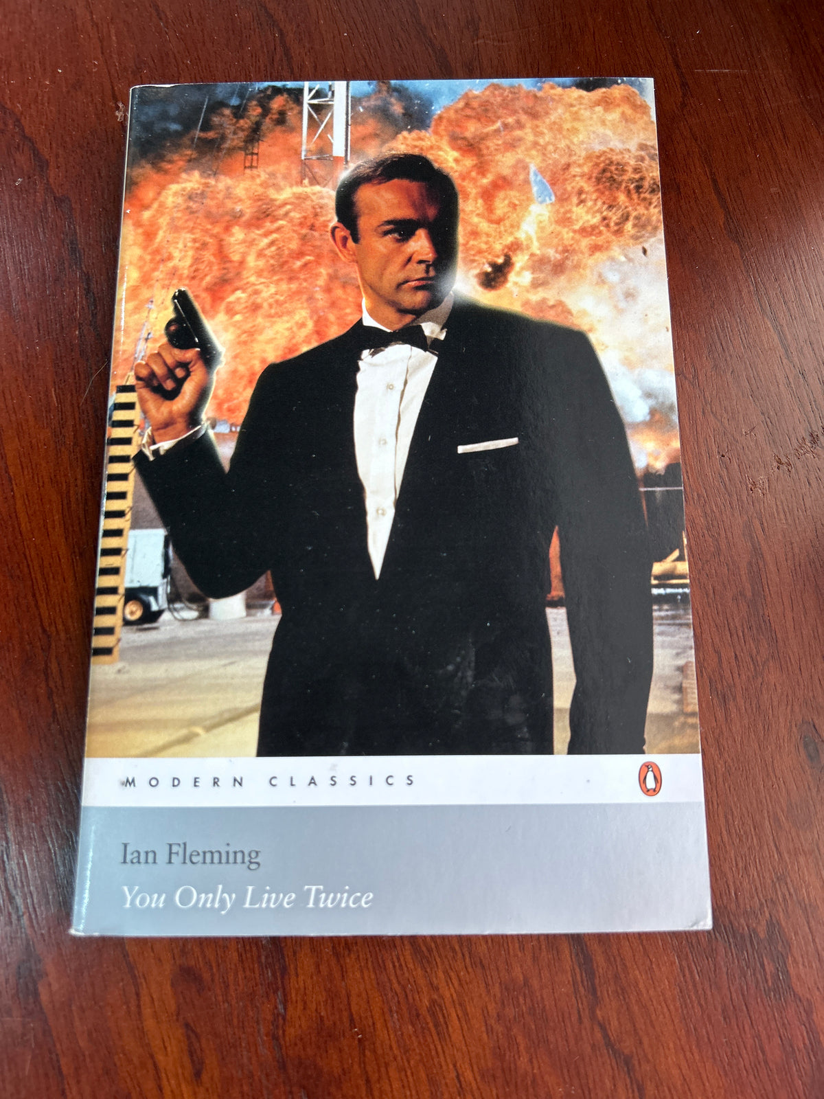 You only live twice. Ian Fleming. 2004.