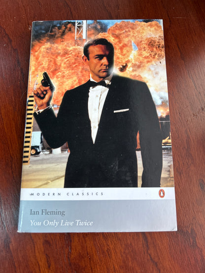 You only live twice. Ian Fleming. 2004.