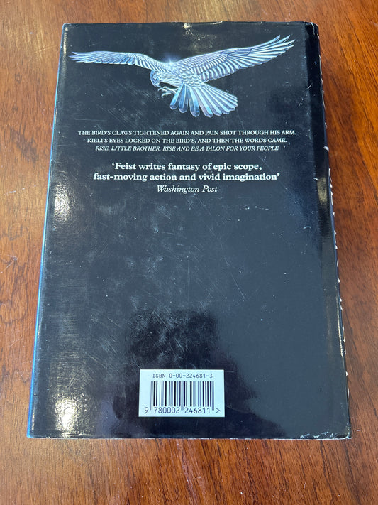 Talon of the Silver Hawk. Raymond Feist. 2002.