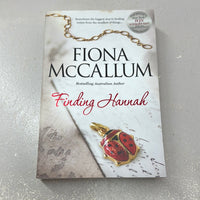 Finding Hannah. Fiona McCallum. 2017.