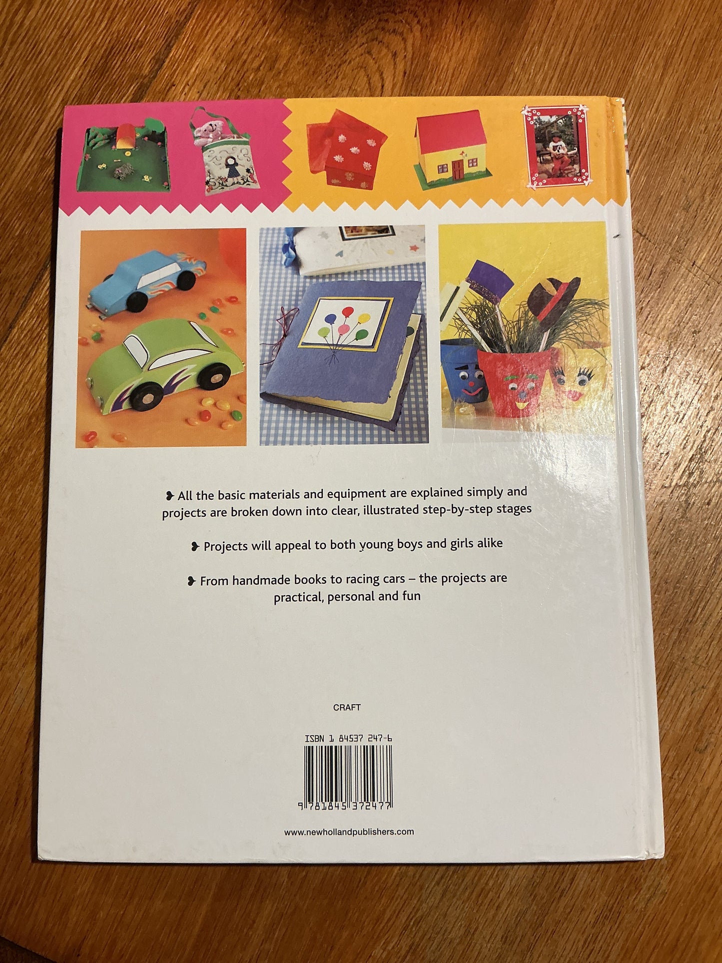 Papercrafts for children: 18 fun projects using paper, paints and stamps. Vivienne Bolton. 2006.