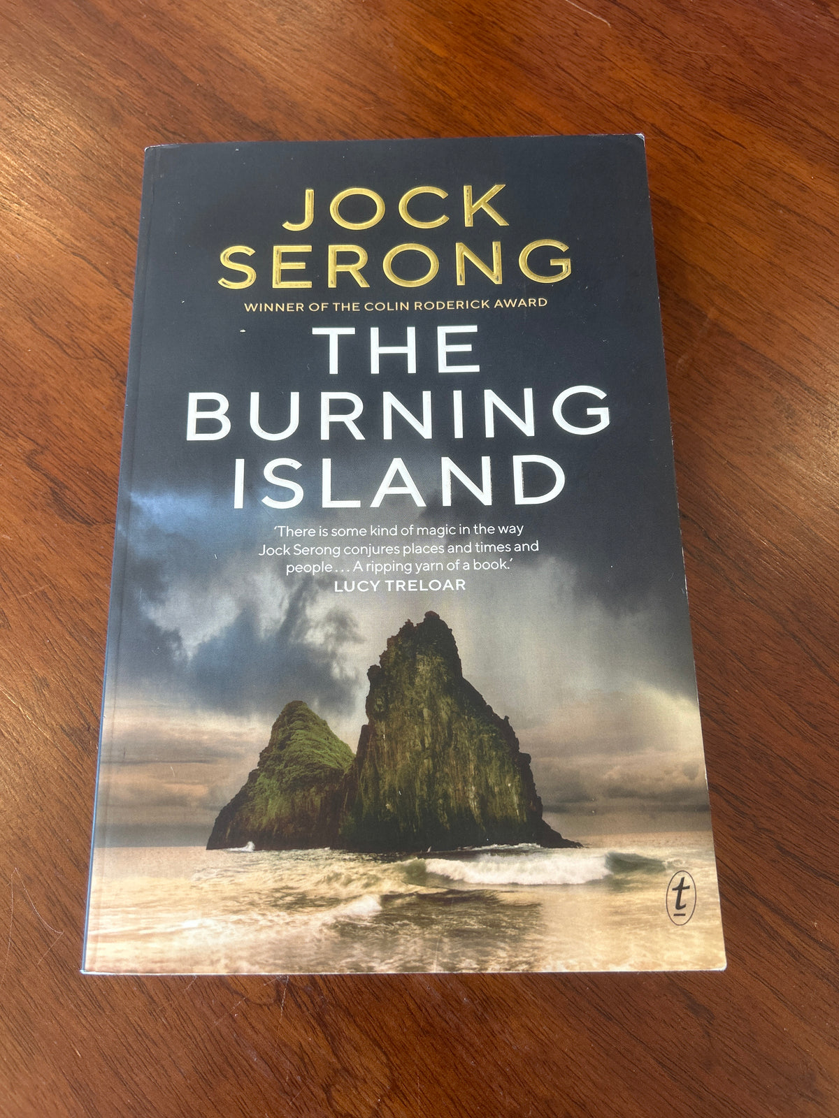 Burning island. Jock Serong. 2020.