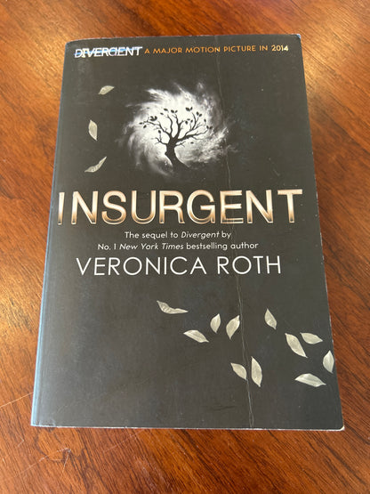 Insurgent. Veronica Roth. 2012.