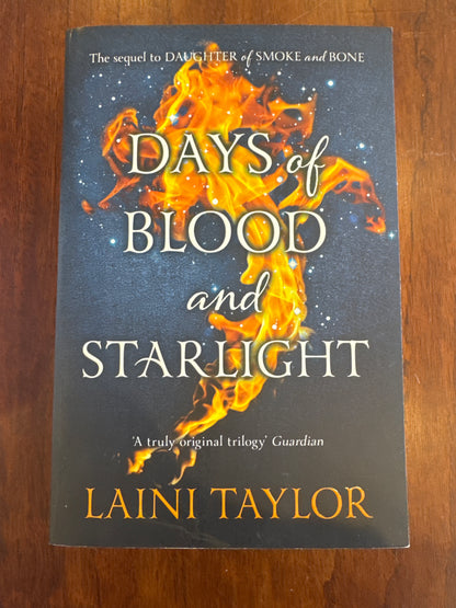 Days of blood and starlight. Laini Taylor. 2012.