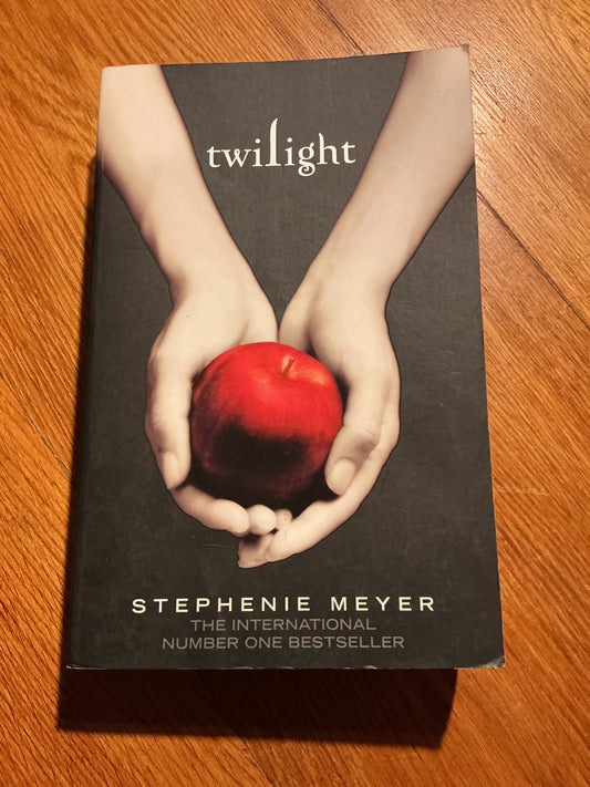 Twilight. Stephenie Meyer. 2009.