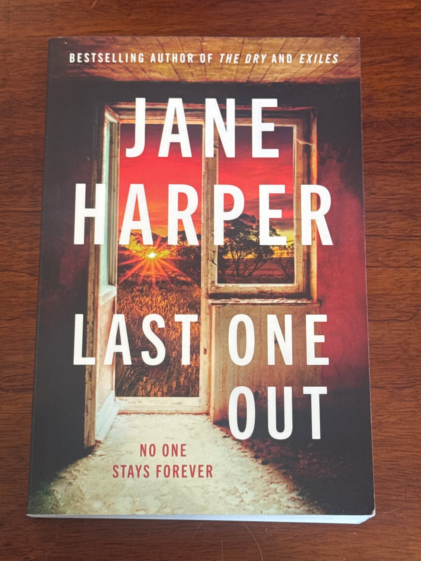 Last one out. Jane Harper. 2025.